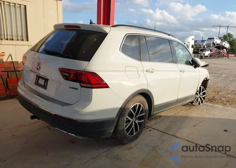 2021 Volkswagen Tiguan 2.0T Se/2.0T Se R-Line Black/2.0T Sel z USA, uszkodzony, nr VIN 3VV2B7AX9MM159112